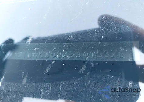 2014 Toyota Sienna Le V6 8 Passenger z USA, uszkodzony, nr VIN 5TDKK3DC7ES415376